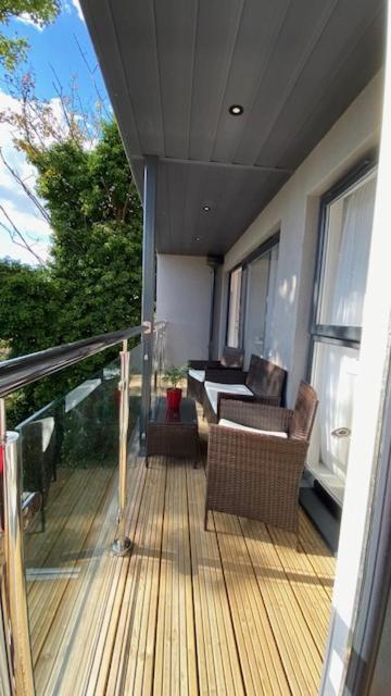 Modern Central Flat With Balcony & Free Parking On-Site Bournemouth Ngoại thất bức ảnh